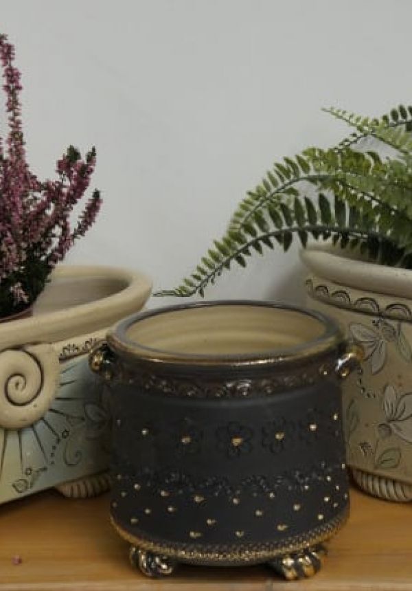 Töpferei Drehwurm Pflanzgefäße